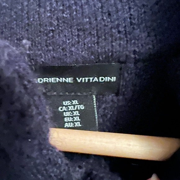 Navy blue sweater - Picture 3 of 5